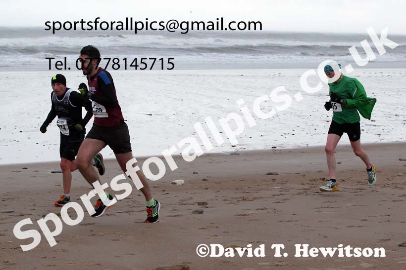 The 2021 Blyth Sands Race, December 5th. Photo: David T. Hewitson/Sports for All Pics